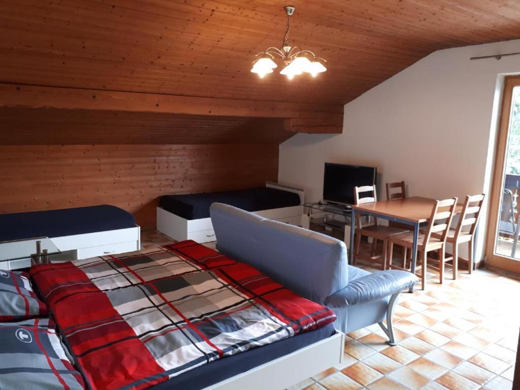 Bruckmühl Karl-Stieler-Str. One Room In A 2 Room Appartment ; Lot Space מראה חיצוני תמונה