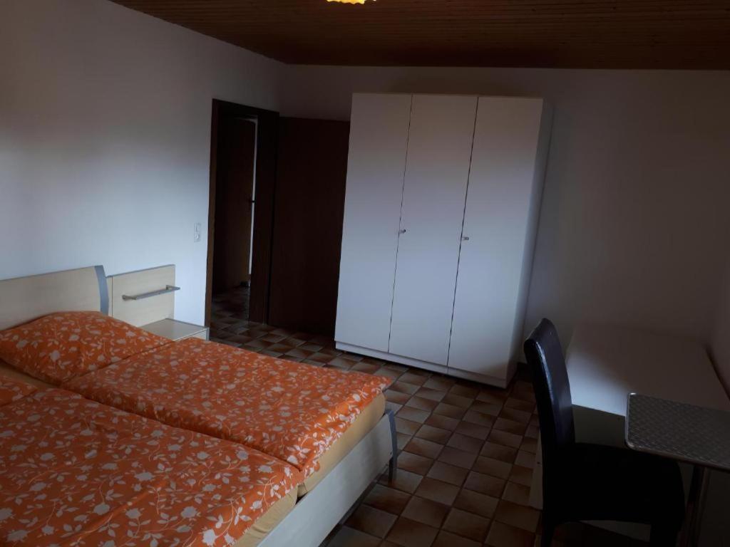 Bruckmühl Karl-Stieler-Str. One Room In A 2 Room Appartment ; Lot Space מראה חיצוני תמונה