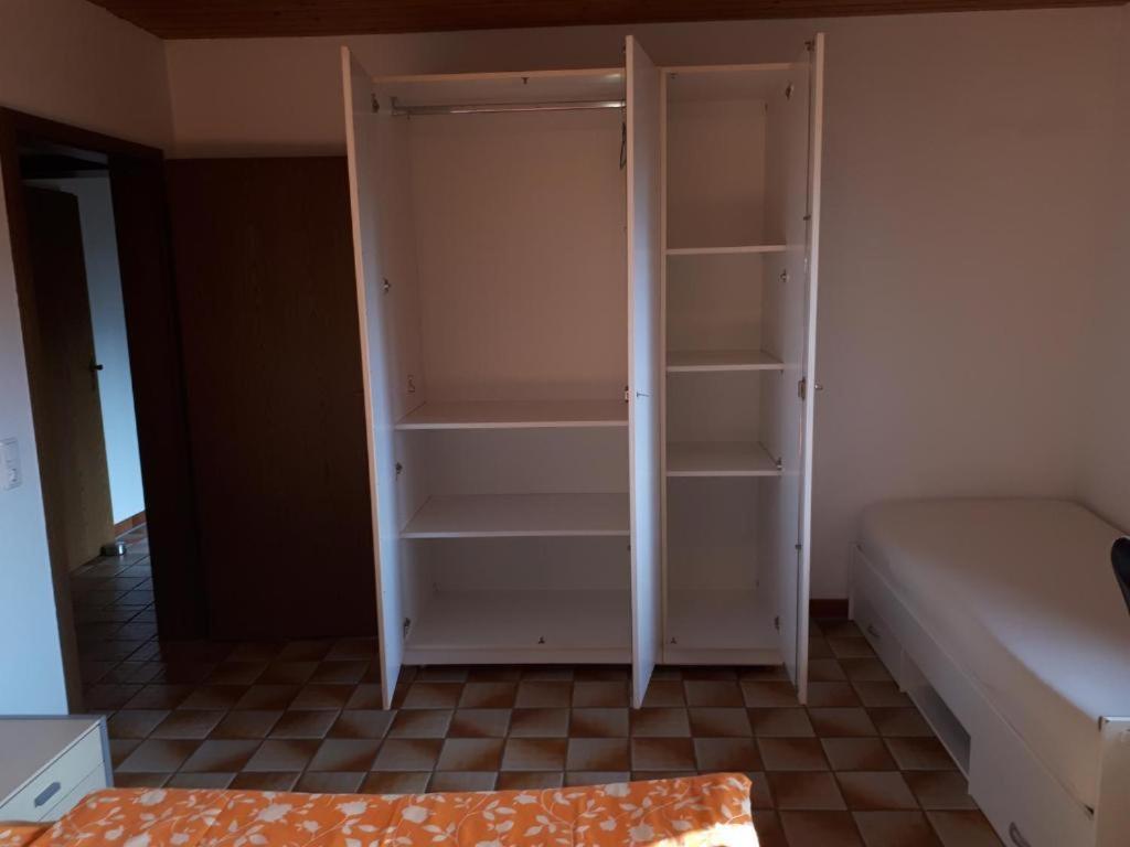 Bruckmühl Karl-Stieler-Str. One Room In A 2 Room Appartment ; Lot Space מראה חיצוני תמונה